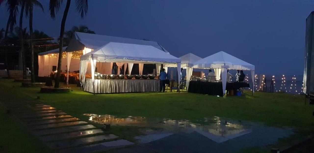 The Lighthouse Negombo Hotell Exteriör bild