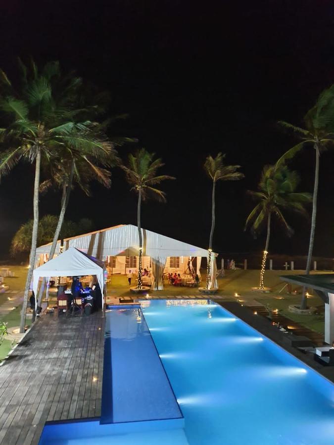 The Lighthouse Negombo Hotell Exteriör bild
